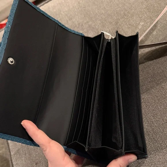 NWT - Exotic Leather Grand Pelle. Textured Wallet - Picture 7 of 8